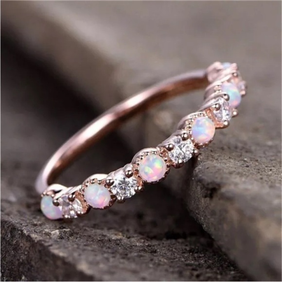 Simple Rose Gold Small Round White Crystal Ring Wedding Jewelry Size 6 - Picture 2 of 7